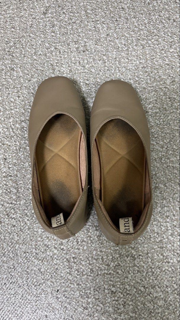 Andante Flats (Category: Flats & Sandals) located in Pasig City. Submitted by declutter890 (Listing ID 1455321712, Image 1). Description: .
