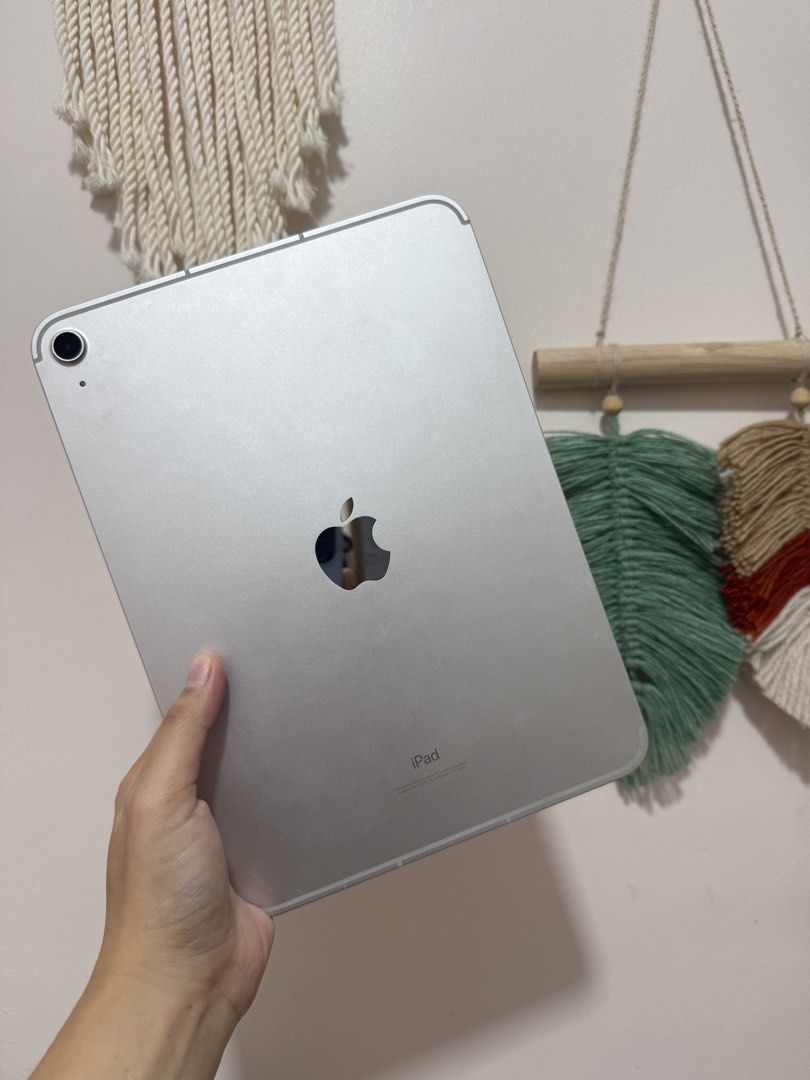 Apple iPad 10th Generation 64GB wifi+cellular (Category: iPad) located in Capas. Submitted by ykay_ykay (Listing ID 1455248055, Image 1). Description: Apple iPad 64GB Wifi + cellular No scratch No dents UNIT ONLY‼️.