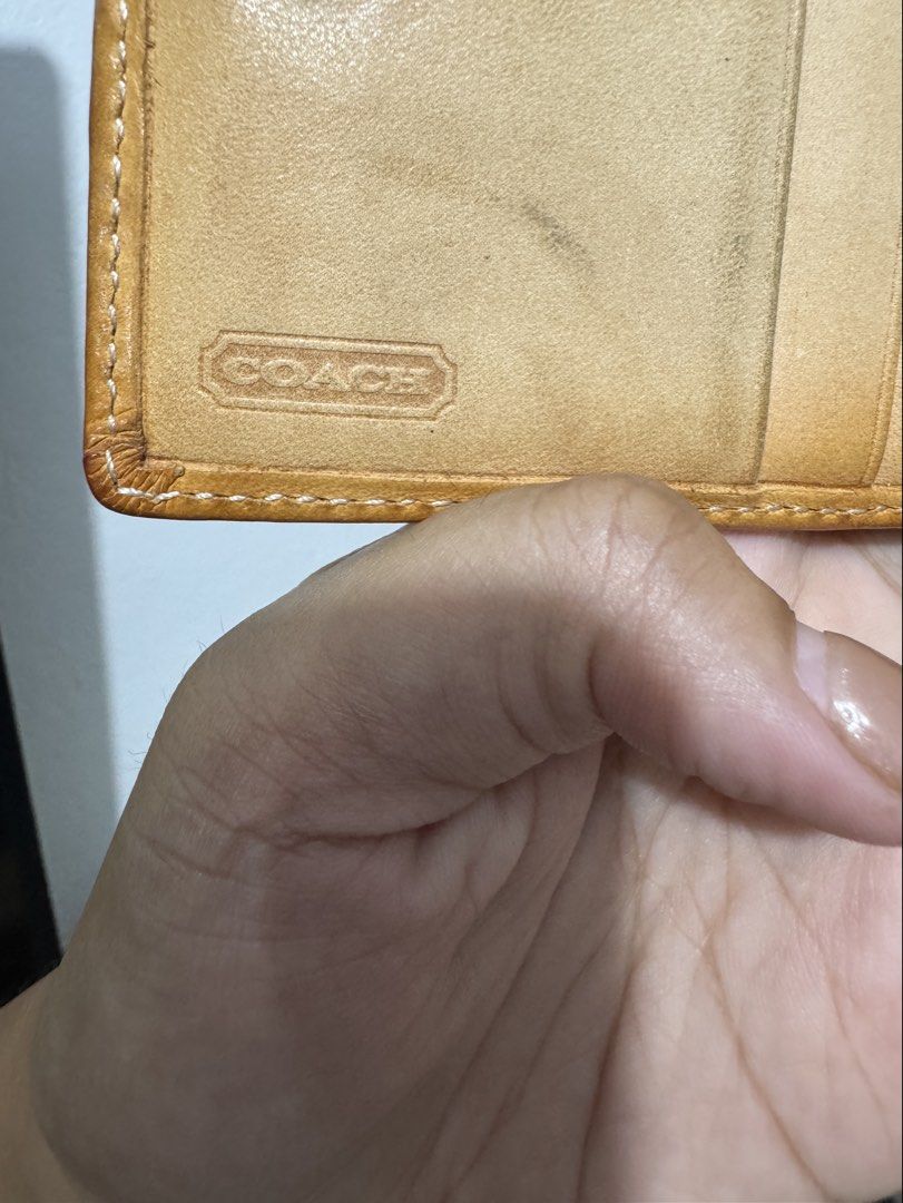Authentic Coach medium bifild wallet (Category: Luxury Bags & Wallets) located in Lagawe. Submitted by kai_selections (Listing ID 1455264574, Image 3). Description: NEW ARRIVAL from Japan Authentic excellent condition .