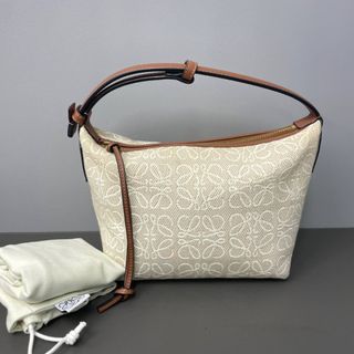 (Category: ) located in . Submitted by millenlavish_outlet (Listing ID 1455183457, Image 1). Description: .