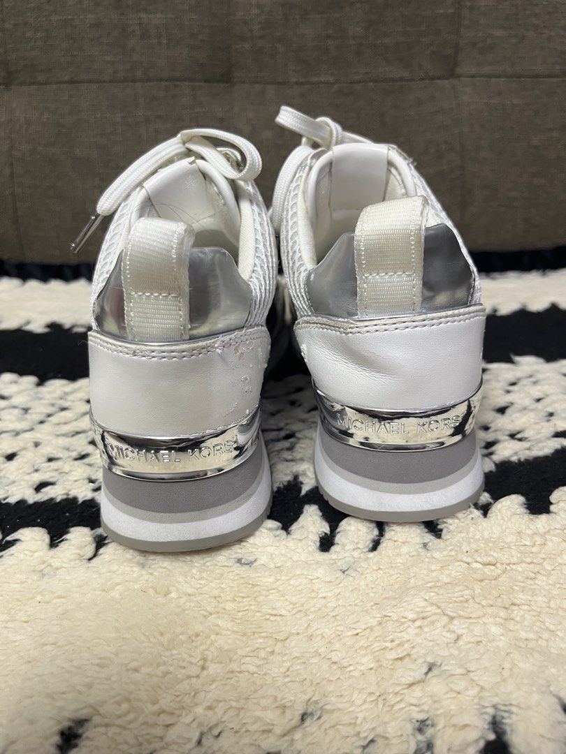 AUTHENTIC MICHAEL KORS WHITE RUBBER SHOES ✨ (Category: Sneakers & Footwear) located in Paranaque City. Submitted by princessann0721 (Listing ID 1455278169, Image 2). Description: .