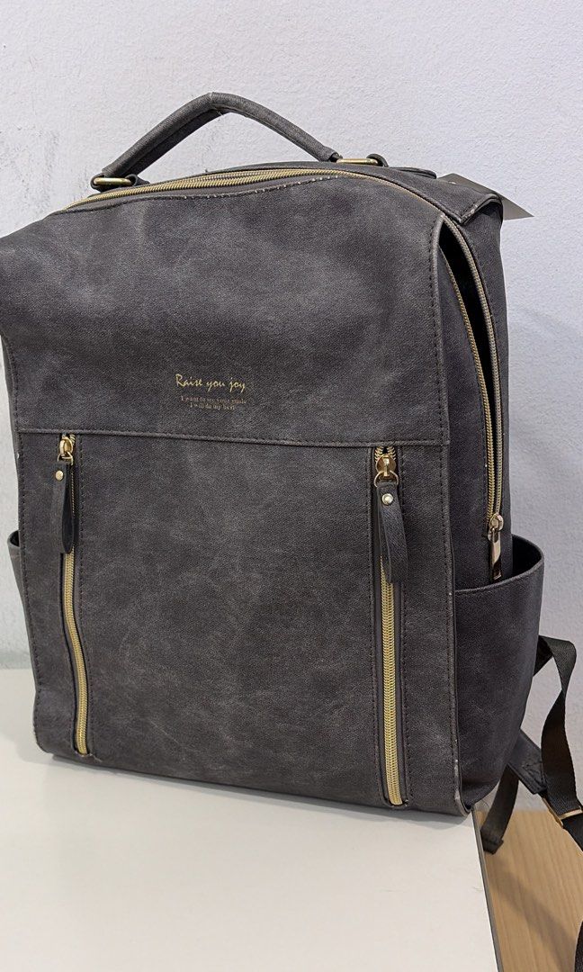 Backpack (Category: Backpacks) located in Klang. Submitted by sheshells_ (Listing ID 1455292604, Image 3). Description: .