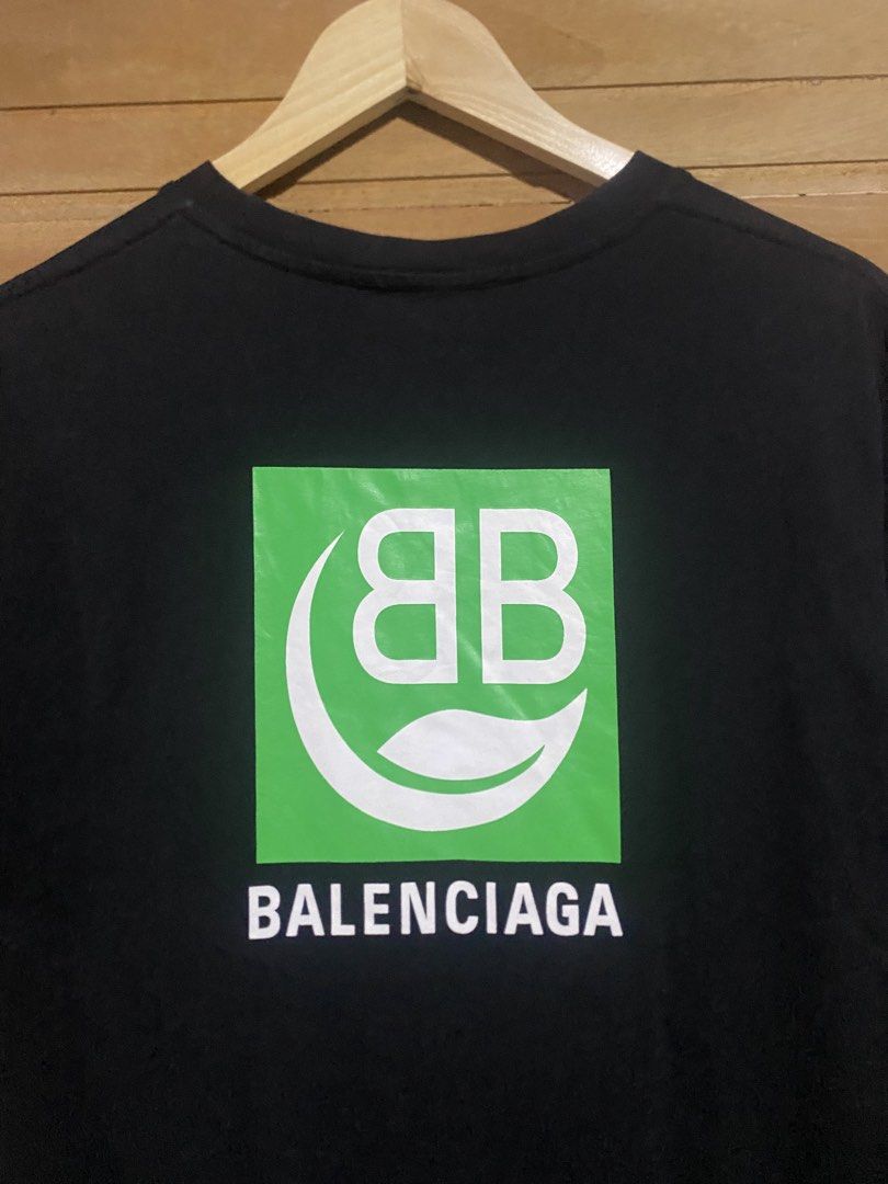 Balenciaga shirt (Category: Tshirts & Polo Shirts ) located in Manila. Submitted by sixbysix (Listing ID 1455315496, Image 3). Description: Dimes 23x27 CR: 9.5/10 Condi: 9.5/10 No issue .