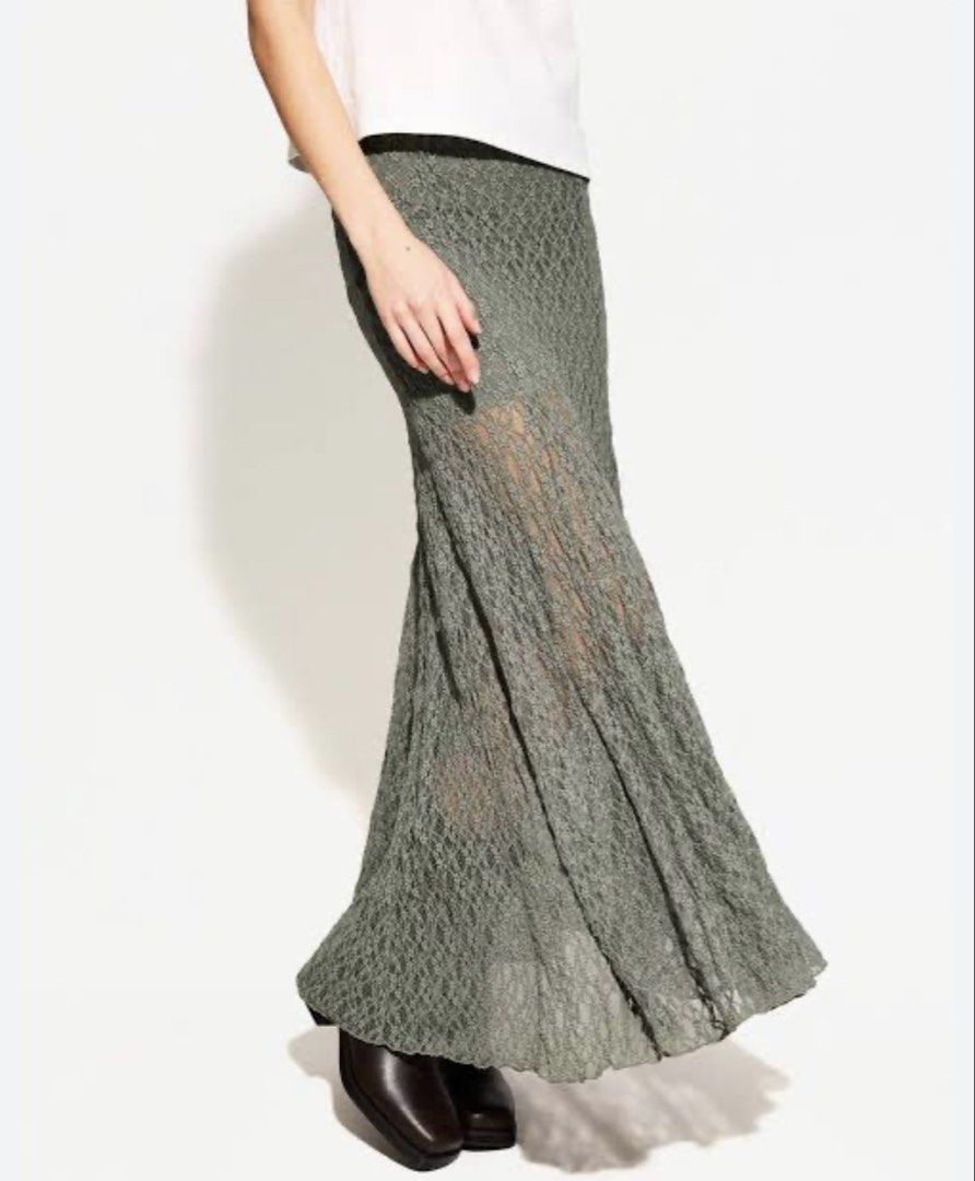 Bershka Lace Midi Skirt (Category: Skirts) located in Cavite. Submitted by kailaaaapreloved_ (Listing ID 1455246920, Image 2). Description: Bough through Bershka App for ₱748.50 (see last slide). Brand new but no tag. Never worn because of cancelled trip. Message me for more deets. .