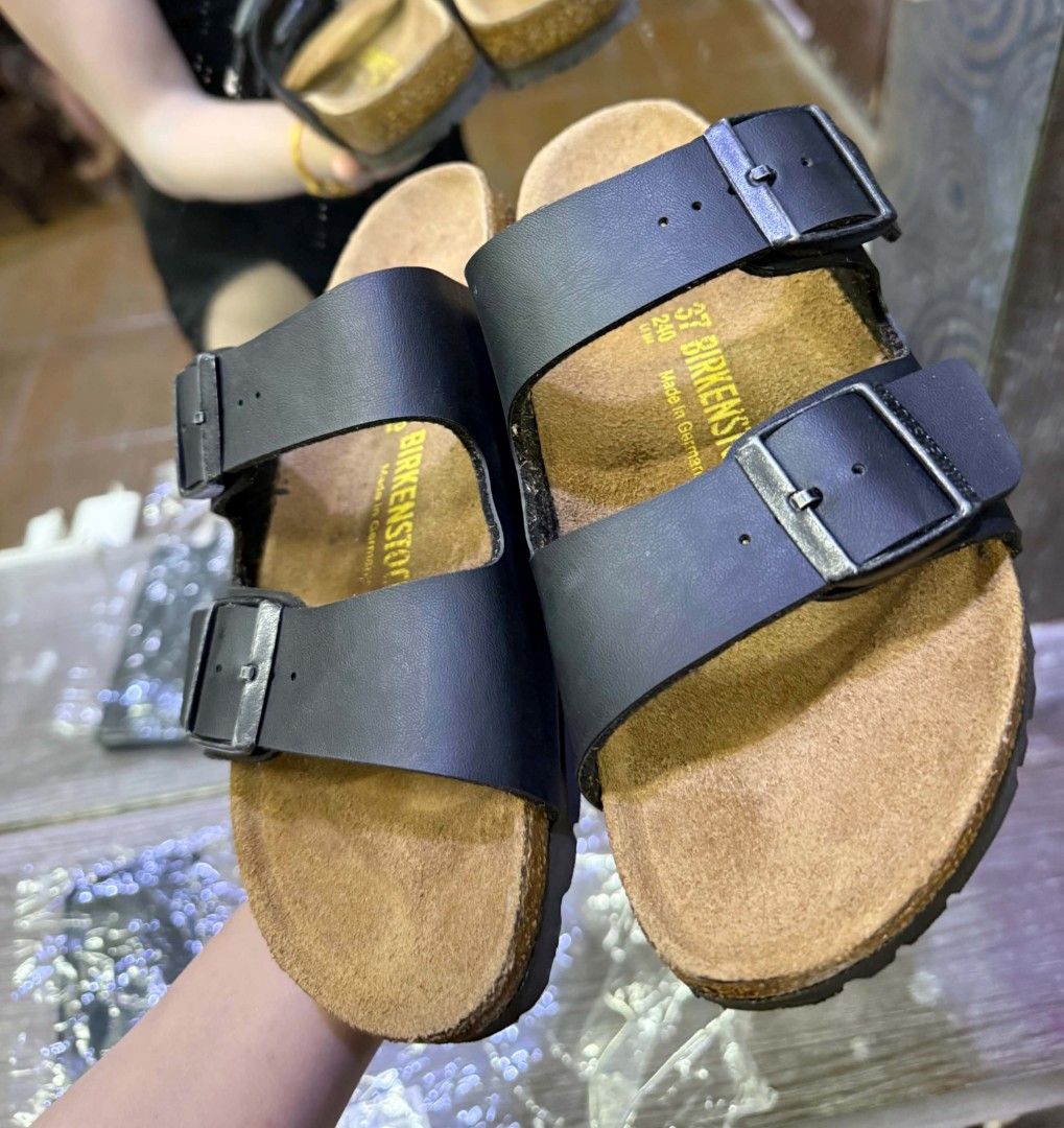 Birkenstock in size 37 (Category: Flats & Sandals) located in Mandaluyong City. Submitted by needs99 (Listing ID 1455199929, Image 1). Description: tatlong beses ko lang nagamit mas prefer ko yung white.