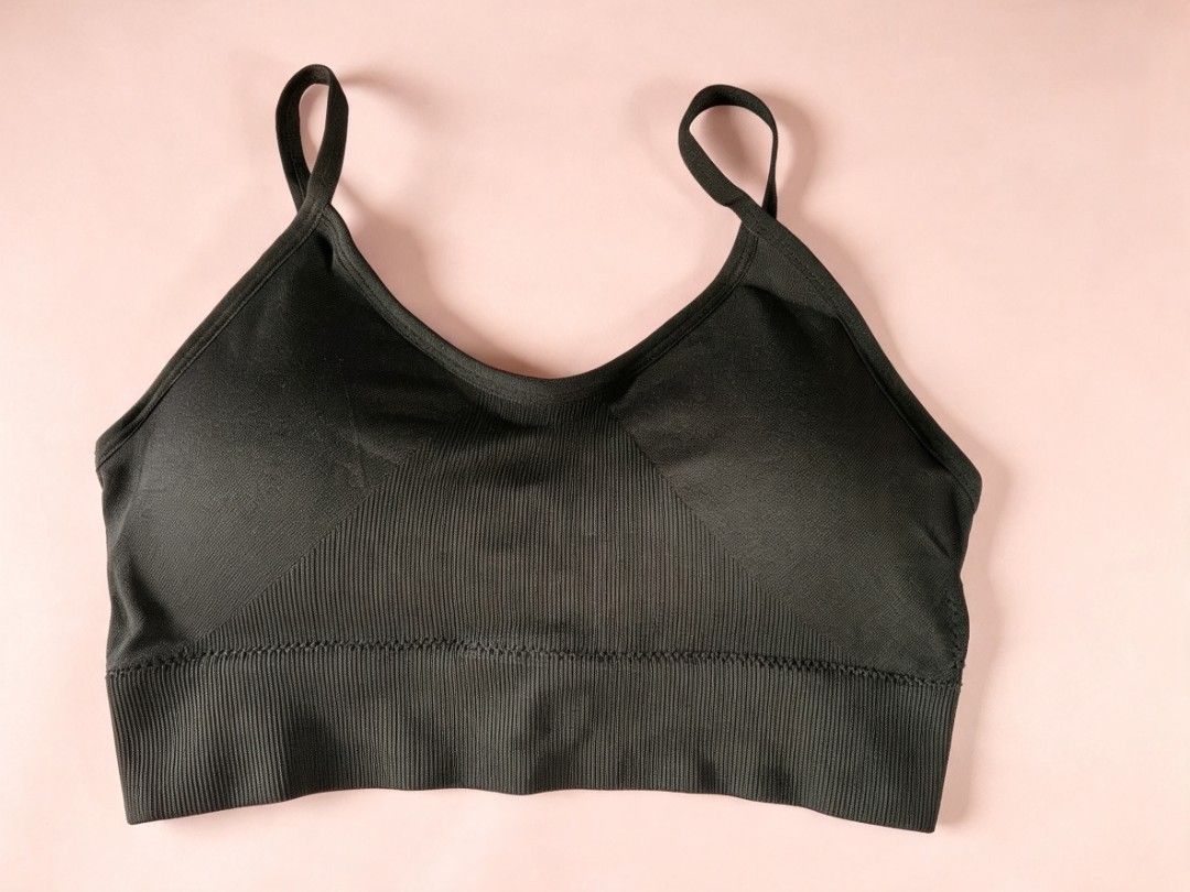 black padded bralette (Category: Activewear) located in Cavite. Submitted by matsof (Listing ID 1455297942, Image 2). Description: fixed price.