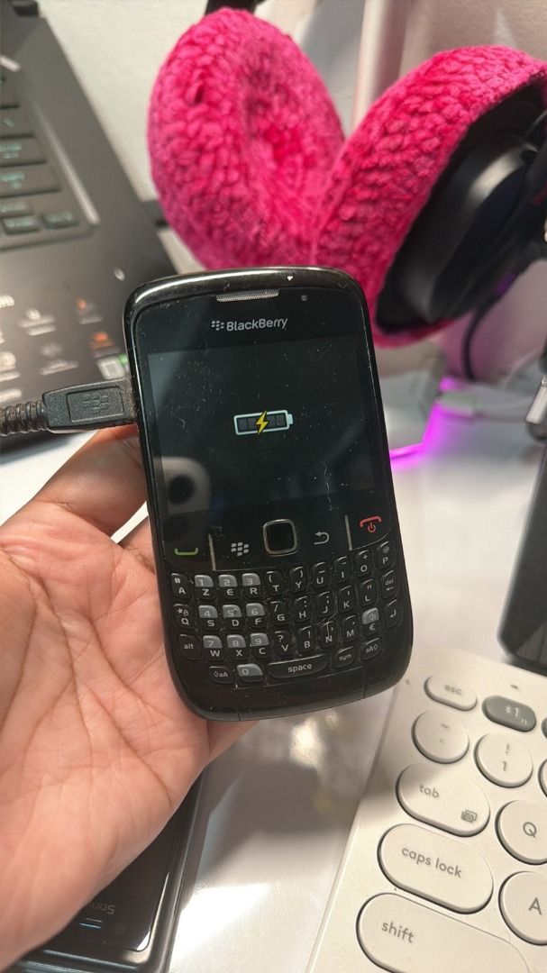 BlackBerry Curve 8520 & Sony Ericsson C510 (Category: Early Generation Mobile Phones) located in Caloocan City. Submitted by gentleforest.284e16 (Listing ID 1455182338, Image 1). Description: BlackBerry Curve 8520 & Sony Ericsson C510 negotiable.