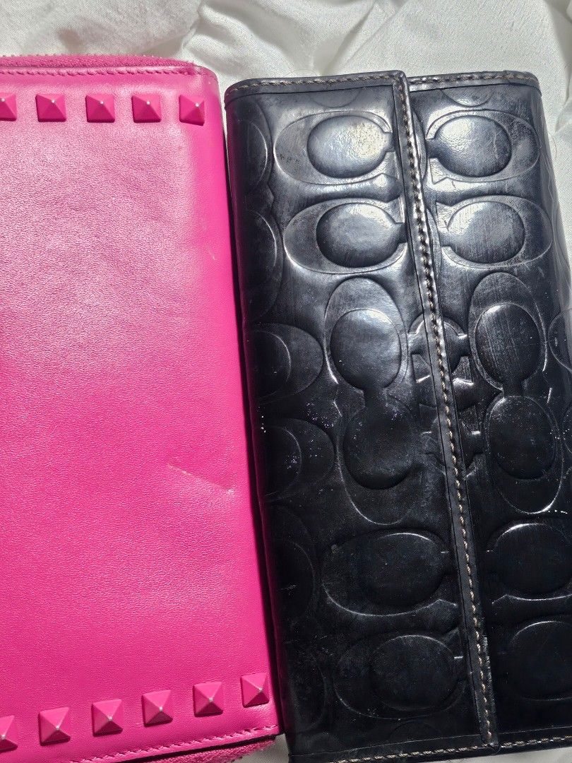 Bundle Valentino Garavani and Coach wallet (Category: Luxury Bags & Wallets) located in Tacloban City. Submitted by re_store23 (Listing ID 1455204053, Image 3). Description: Bundle Preloved wallet •Coded Pink Valentino Garavani with studs. •Coach Wallet made in china authentic personal preloved ng mama ko po •may kontong pressed mark sa likod yung Valentino and May Gasgas mga Studs, Can Give you closer picture of it. •yung coach medyo madumi po •