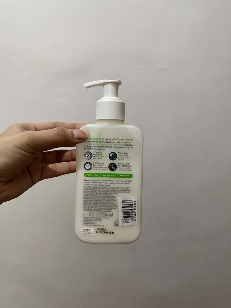 Cerave Cream to Foam Cleanser (Category: Face Care) located in Manila. Submitted by rizmnl (Listing ID 1455231616, Image 2). Description: 70-75% full Bought from official orange app Bought for ₱1,200 + ✅PM for lower price:) and inquiries ✅Can ship immediately.