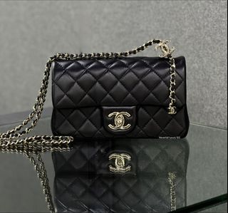 (Category: ) located in . Submitted by neverfull_luxury_sg (Listing ID 1455206609, Image 1). Description: .