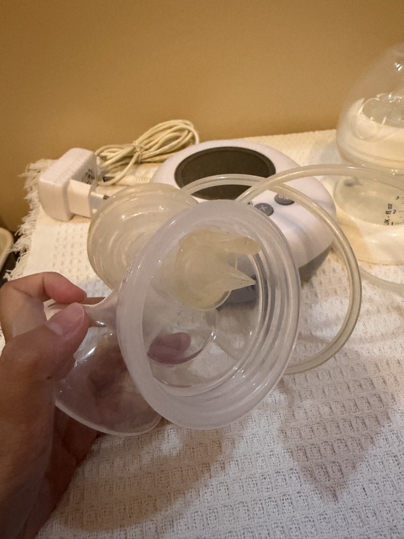 Chicco breast pump (Category: Breastfeeding & Bottle Feeding) located in Quezon City. Submitted by 89d880b481efe96149932945693e81 (Listing ID 1455288441, Image 3). Description: no issue needs replacement for the accessories like flanges, etc. for lalamove or shipping LAST PRICE POSTED.