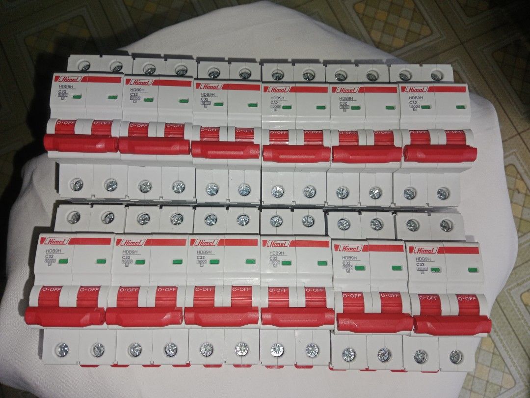 Circuit breaker (Category: Electrical, Adaptors & Sockets) located in Malolos. Submitted by kabal28 (Listing ID 1455193121, Image 1). Description: Title: Circuit breaker Description: 2 pole 32A Price: 200 Payment method: G-cash / Pnbank Delivery options: JNT express, toktok, lalamove, grab, LBC.