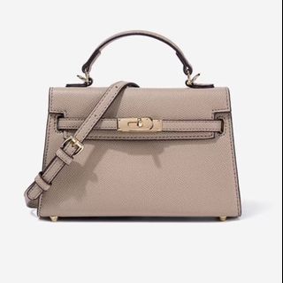 (Category: ) located in . Submitted by ShopWithCat (Listing ID 1455249270, Image 1). Description: .