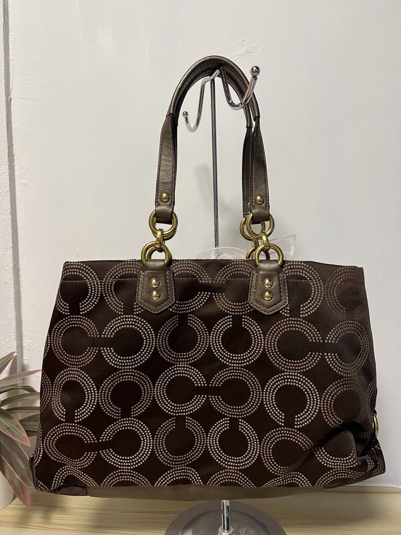 Coach Ashley Opt Art Choco Brown (Category: Luxury Bags & Wallets) located in Quezon. Submitted by consulhann69386 (Listing ID 1455181736, Image 2). Description: LIKE NEW, NOTHING TO EXPLAIN PO🍫.