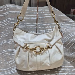 (Category: ) located in . Submitted by prelovedluxury21 (Listing ID 1455307153, Image 1). Description: .