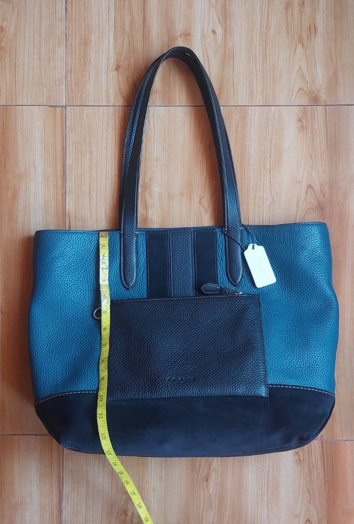 Coach Metropolitan Tote Bag (Category: Luxury Bags & Wallets) located in Davao. Submitted by wengbagstuff (Listing ID 1455150786, Image 3). Description: 🍀 almost new condition 🍀 tote bag in pebble & suede leather materials 🍀 zipper closure 🍀 maharlika na style ng brand (see ref) 🍀 unisex.