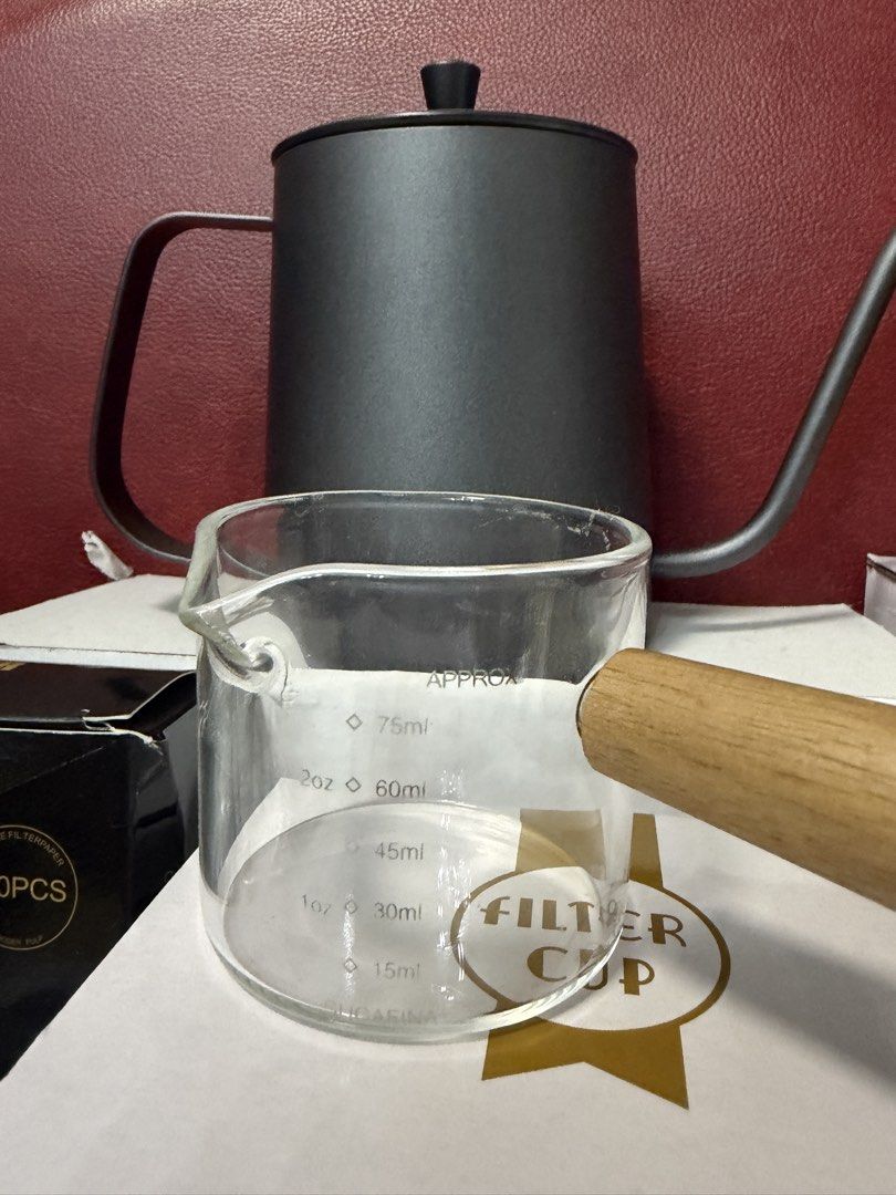 Coffee maker dripper set (Category: Coffee Machines & Makers) located in Taytay. Submitted by murahubblueapppage (Listing ID 1455294966, Image 2). Description: Brand new Pwede pang gift sa mga coffee lover Pwede pang negosyo, pang camping at pang bahay Pwede sco sa malalayo :).