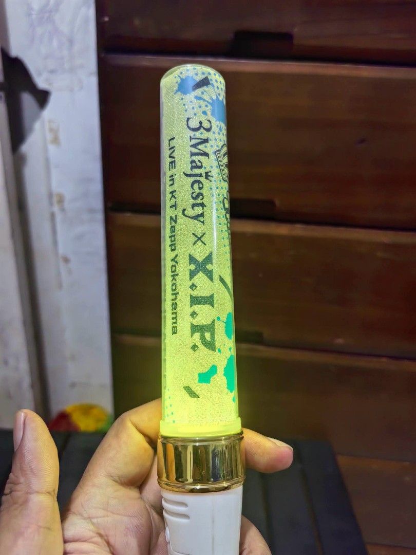 Concert Light (Category: Musical Instruments) located in Cebu City. Submitted by dudes_villanueva (Listing ID 1455232351, Image 3). Description: Concert Light 📌 In excellent working condition. 📌 3 AAA Battery operated (Not included).