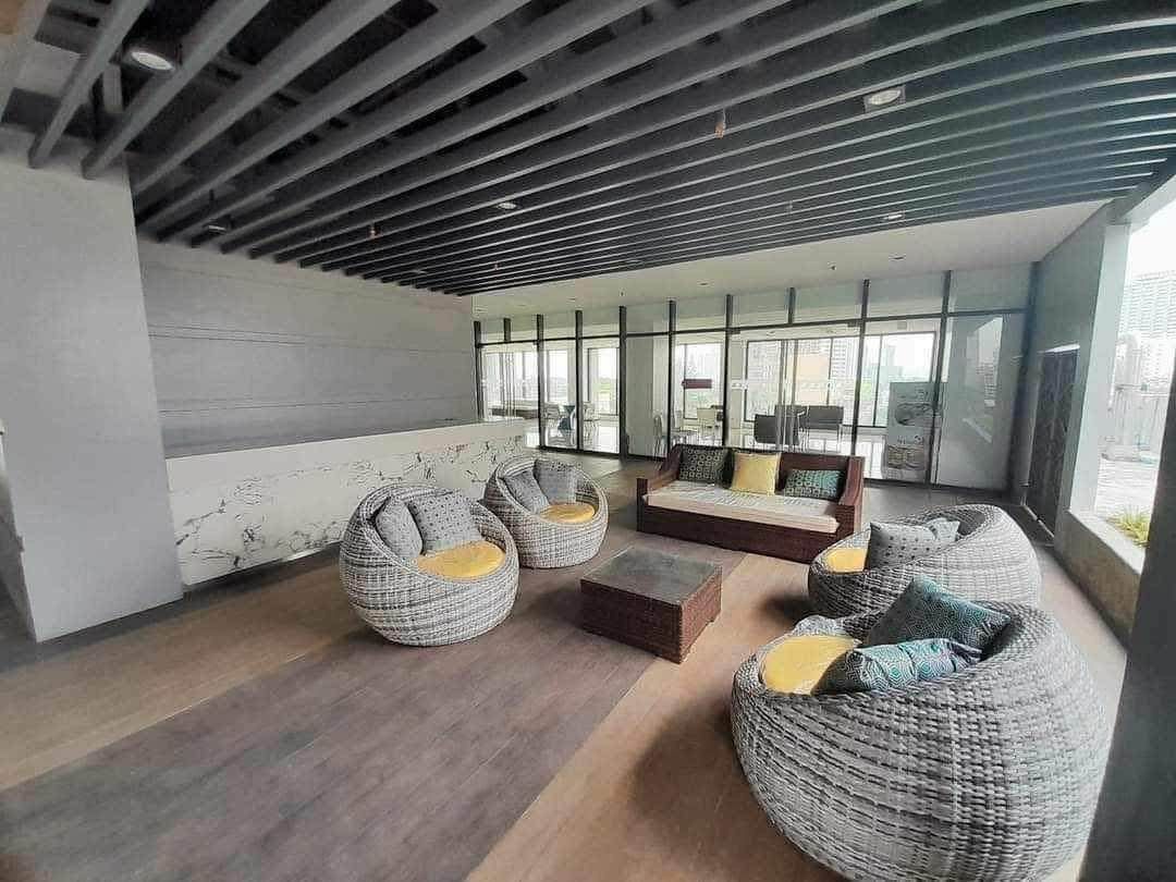 CONDO - EDSA MRT GMA- KAMUNING STATION (Category: Apartments & Condos) located in Manila. Submitted by carmela04 (Listing ID 1455228650, Image 3). Description: FOR RENT‼️ ELECTRIC BILL LANG BABAYARAN. Sunset View 🌇 1+1 18,500 ☑️ inclusion of monthly assoc dues, wifi, & water. ✅KUMPLETO NG GAMIT. UNIT OWNER HERE. 📍STUDIO 7 BY FILINVEST in EDSA Timog (807 Epifanio de los Santos Ave, Diliman, Quezon City, 1103 Metro Manila) beside 𝙆𝘼𝙈𝙐𝙉𝙄𝙉𝙂