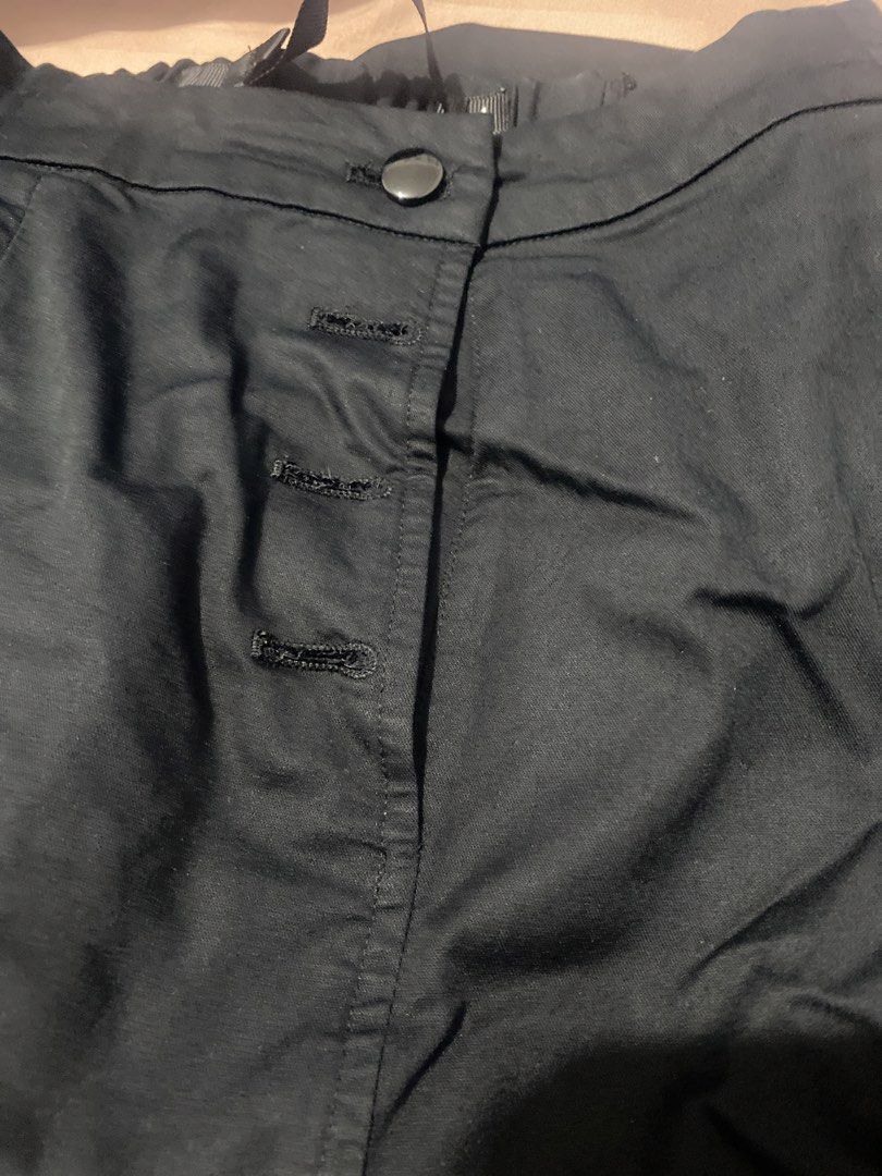 COS Black Wide Leg Culottes Cropped Pants (Category: Other Bottoms) located in Manila. Submitted by nullahstore (Listing ID 1455249752, Image 3). Description: - COS black culottes - Wide leg, cropped style - Side button closure - Comfortable cotton-like material - Versatile for casual or dressed-up looks.