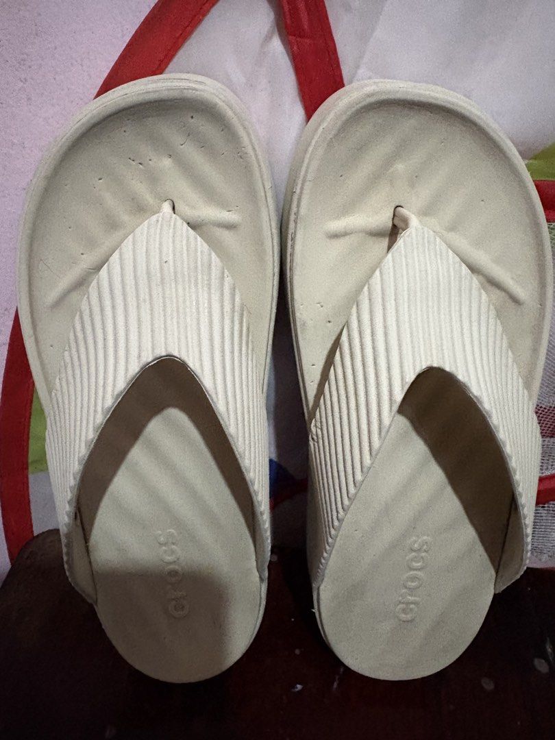 Crocs Beige Flip-Flops (Category: Slippers and slides) located in Quezon City. Submitted by tonijoydeus (Listing ID 1455321080, Image 1). Description: Original crocs.