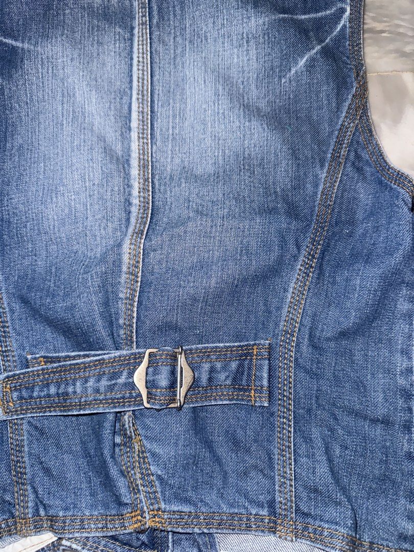Cute Denim Top (Category: Sleeveless) located in Cainta. Submitted by veronicasdeclutter (Listing ID 1455222793, Image 3). Description: Size:Small.