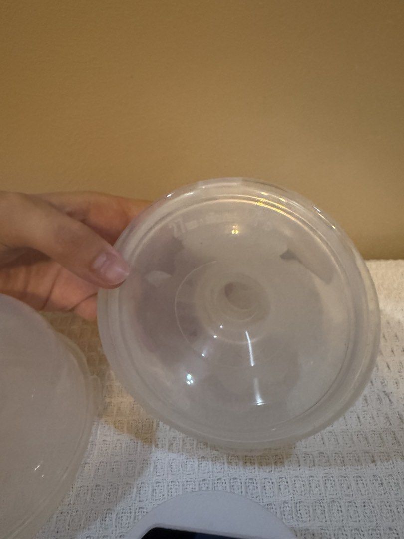 dr isla wearable breast pump (Category: Breastfeeding & Bottle Feeding) located in Quezon City. Submitted by 89d880b481efe96149932945693e81 (Listing ID 1455288804, Image 2). Description: type c charger needs replacement flanges check photos for the inclusion for lalamove or shipping LAST PRICE POSTED.
