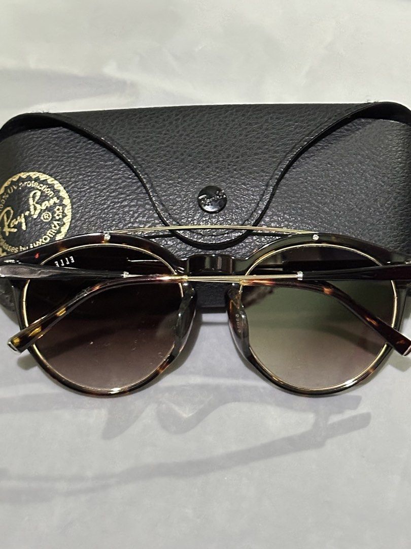 Elle Original Unisex Sunglasses (Category: Sunglasses & Eyewear) located in Rodriguez. Submitted by mnl_premium_essentials (Listing ID 1455206587, Image 1). Description: Lightly used Can ship via lalamove or J&T, cost c/o buyer 📍Rodrigruez, Rizal.
