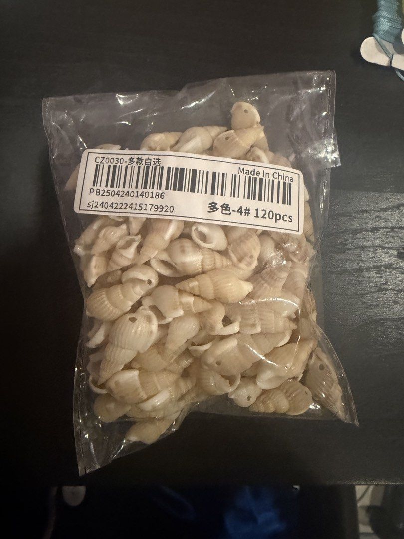 fake seashells (Category: Craft Supplies & Tools) located in Singapore. Submitted by loftiezshell (Listing ID 1455226421, Image 1). Description: can use as decoration or add in bracelets have alot inside.