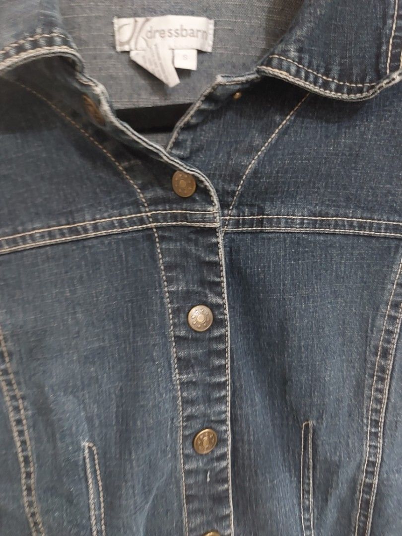 Fitted Buttoned Denim Jacket (With Pockets) (Category: Coats, Jackets and Outerwear) located in Manila. Submitted by spideymoon (Listing ID 1455259249, Image 3). Description: .