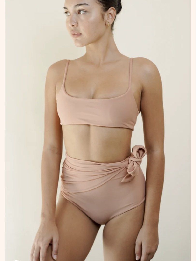 Float Swimwear Sumi Top (Category: Bikinis & Swimsuits) located in Pasig City. Submitted by blt78 (Listing ID 1455158256, Image 1). Description: - Brand: Float - Color: Honey - Size: M - Material: 80% Nylon, 20% Spandex - Features: UPF 50+ UV protection, adjustable straps, clasp closure - Perfect for: Beach days, pool lounging - only used once SRP 2,550.