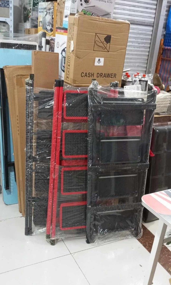 folding ladder (Category: Ladders & Steps) located in Manila. Submitted by ncledlcrz (Listing ID 1455186319, Image 2). Description: foldable ladder by steps.