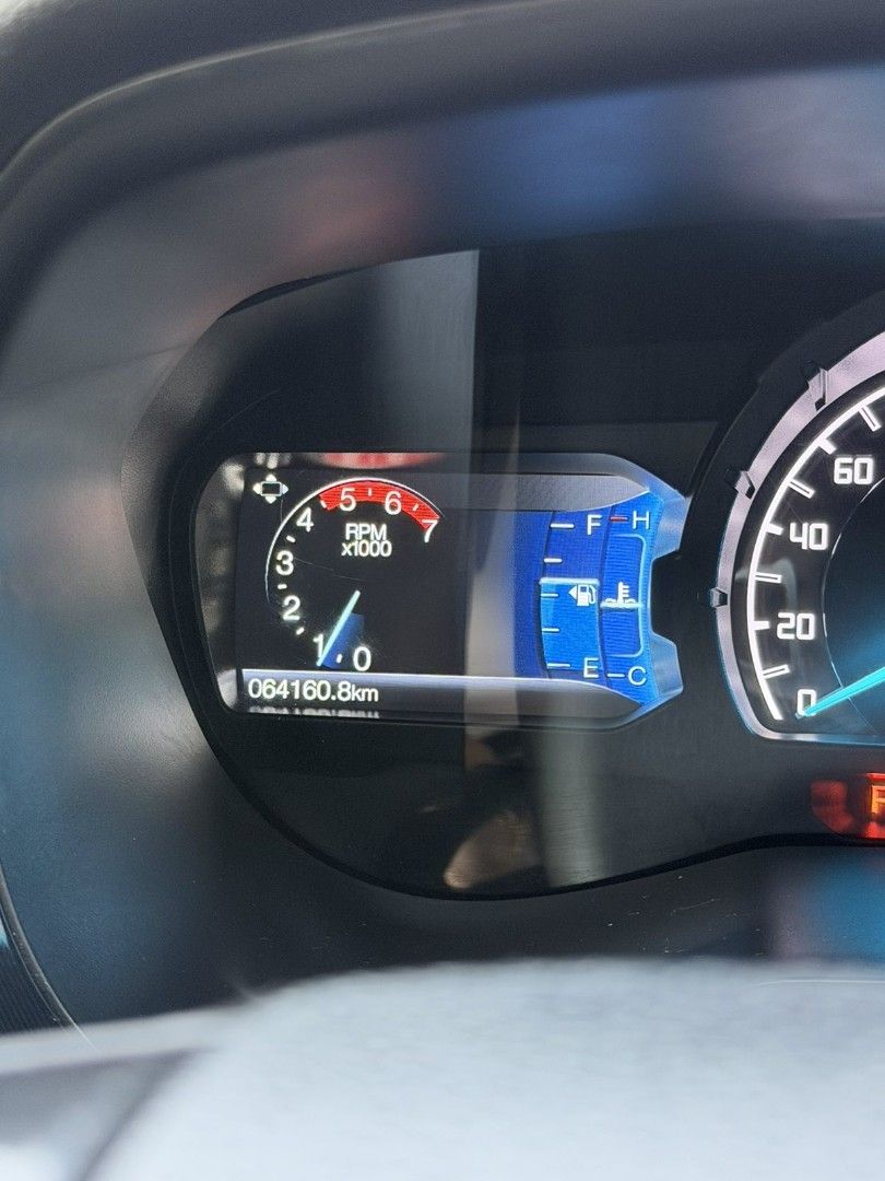 Ford Everest (Category: Used Cars) located in Manila. Submitted by d0304 (Listing ID 1455206615, Image 3). Description: Ford Everest Sport 4x2 (Aluminum Metallic) for SALE Bought on Aug 2021 (5yrs this month) Casa Maintained Odo reading - 64k Insurance just got renewed Not flooded End plate - 3 Text/ call - 0917 620 5868.