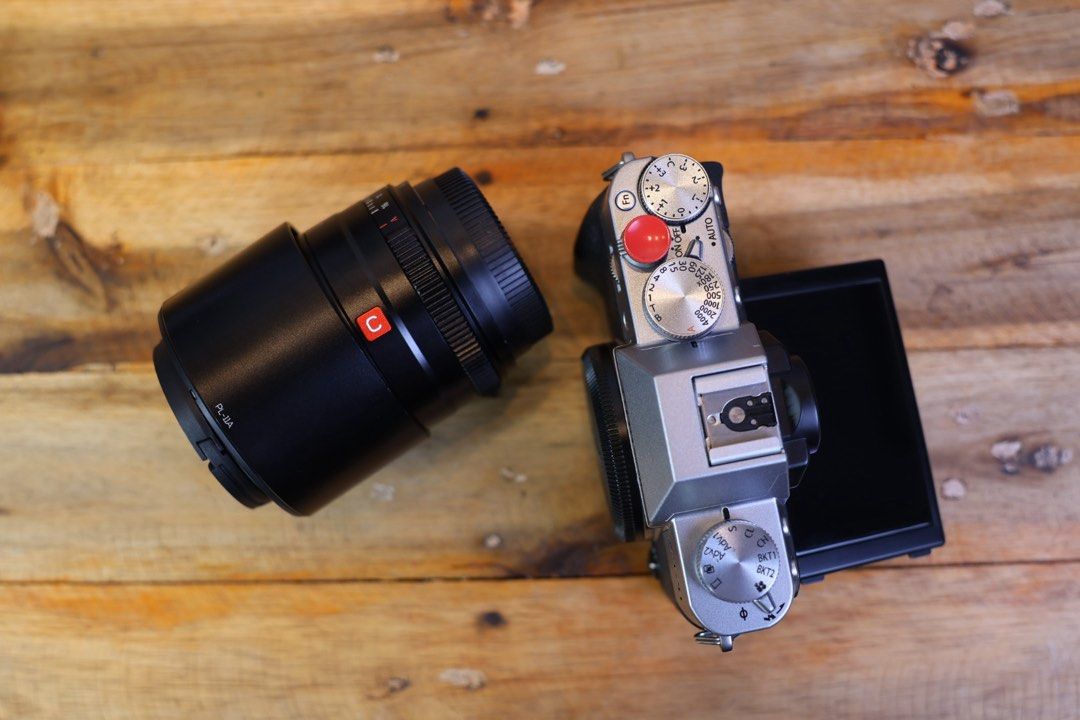 Fujifilm X-T20 Mirrorless Camera (Pre-owned) (Category: Cameras) located in Manila. Submitted by lenascamera (Listing ID 1455141632, Image 2). Description: NOTE: Sa dami po ng message na natatangap ko, naka hold napo ang Mga message hindi napo ako makapag reply pero na babasa ko kaya hanggat maari mag direct na kayo sa page ko sa facebook Lena’s camera para makareply ako agad salamat. Fujifilm X-T20 Mirrorless Camera (Pre-owned) Price: Body Only: