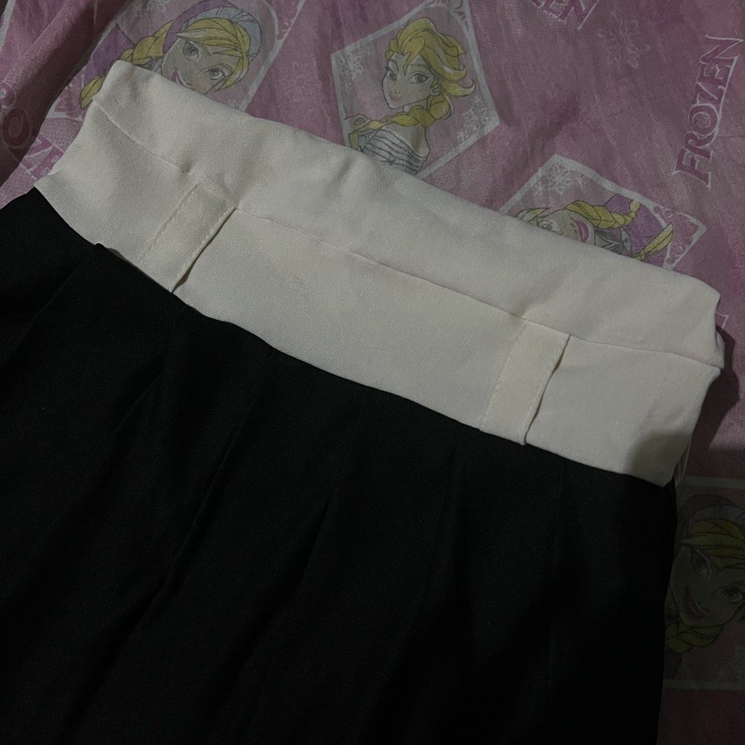 GirlCode Cream & Black Dress XS-S (Category: Dresses) located in Manila. Submitted by erickalago (Listing ID 1455306098, Image 3). Description: brandnew w minimal stain size xs-small (23-25 waistline) loc: Manila (open for tik.tok co and lalamove).