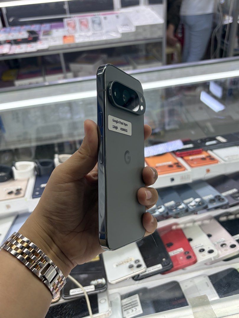 Google Pixel 9 Pro 128gb FU No issue (Category: Google Pixel) located in San Juan City. Submitted by javedsgadgetshop (Listing ID 1455153740, Image 2). Description: Posting available device for today! QUICK INFO : Google Pixel 9 Pro 128gb Good battery Factory Unlock No issue / No repair Comes w/ case&charger Price may vary depends on the available Accepting swap/trade-in/installment/walk-in/delivery. For reference: visit our page - Javed's Gadget