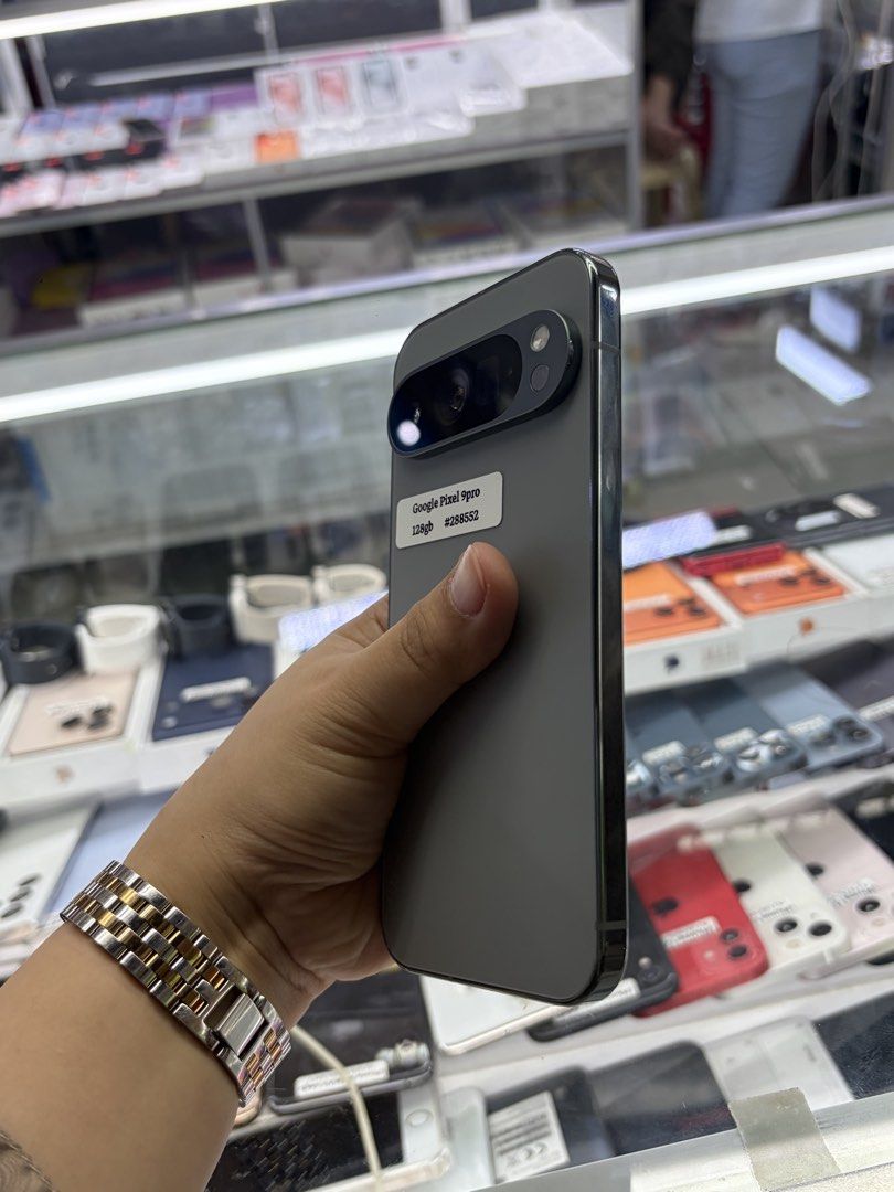 Google Pixel 9 Pro 128gb FU No issue (Category: Google Pixel) located in San Juan City. Submitted by javedsgadgetshop (Listing ID 1455153740, Image 3). Description: Posting available device for today! QUICK INFO : Google Pixel 9 Pro 128gb Good battery Factory Unlock No issue / No repair Comes w/ case&charger Price may vary depends on the available Accepting swap/trade-in/installment/walk-in/delivery. For reference: visit our page - Javed's Gadget