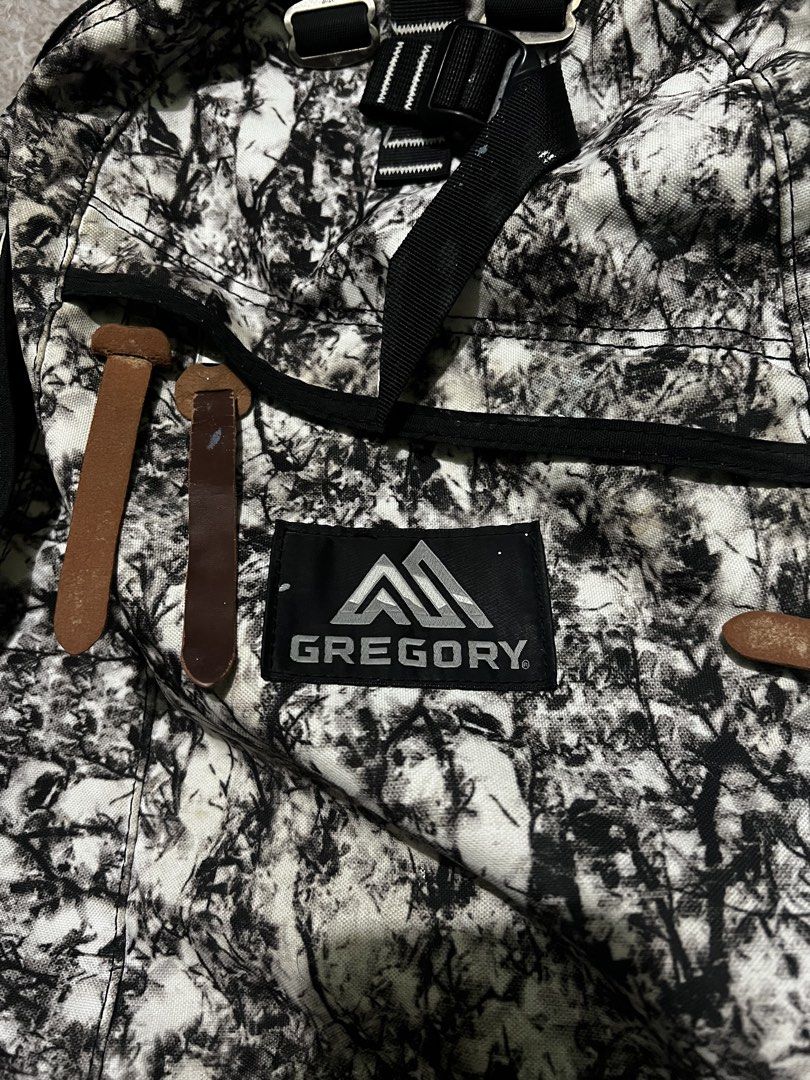 Gregory Day Pack (classic 26L outdoor/travel backpack) (Category: Backpacks) located in Mexico. Submitted by iseemiyakee. (Listing ID 1455168557, Image 2). Description: Need wash only No issue .