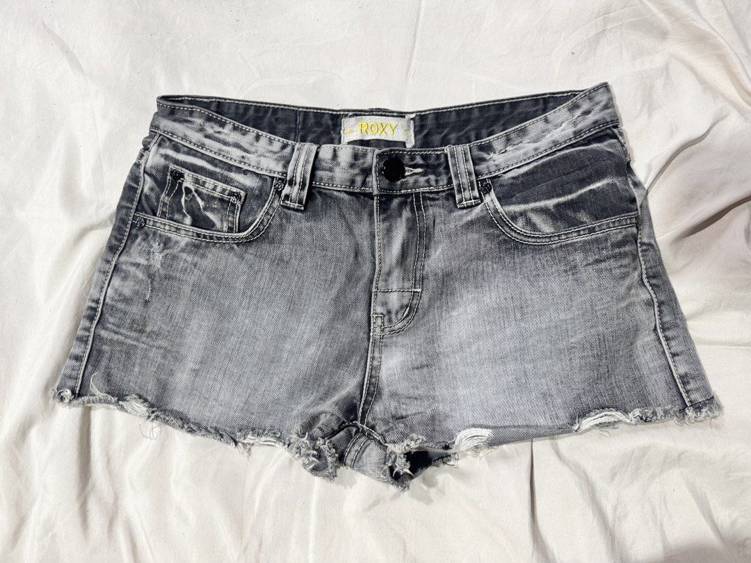 Grunge Low-waisted Rox Shorts (Category: Shorts) located in Quezon City. Submitted by chrollo7 (Listing ID 1455208917, Image 2). Description: - small to medium, 28-32 waist.