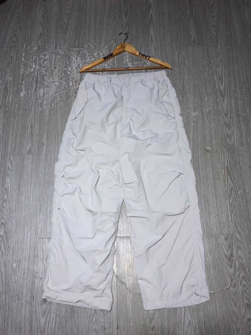 GU PARACHUTE WIDE LEG PANTS with adjustable hem (Category: Activewear) located in Manila. Submitted by triptothrift7 (Listing ID 1455288124, Image 2). Description: pm me for fast transaction! GU PARACHUTE WIDE LEG PANTS with adjustable hem for only 1000 size large on tag waistline 30 x 34 stretch length 41 hem 10 need wash only no issue authentic legit excellent condition color rate 9/10 authentic legit mode of payment gcash or bank transfer loca