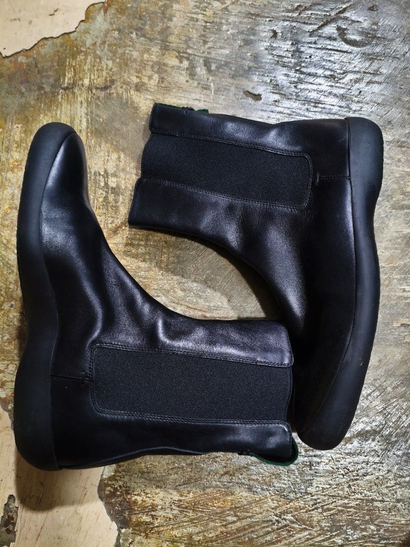 Gucci black leather web boots (Category: Boots) located in Puerto Princesa. Submitted by lotsstuff (Listing ID 1455318294, Image 3). Description: size 41.5 fits 8.5-9 us men excellent condition price 6499+sf.