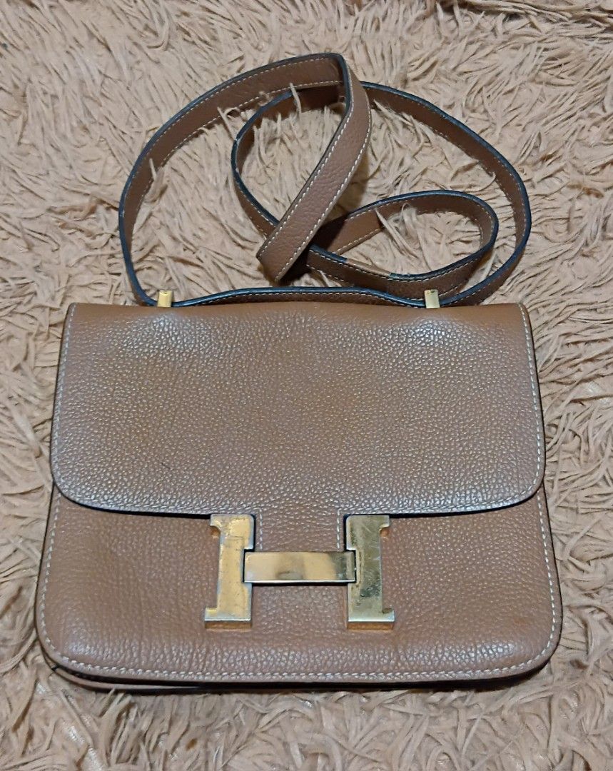 Hermes mini constance 18 etoupe epsom (Category: Cross-body Bags) located in Legazpi City. Submitted by nashaiza (Listing ID 1455292629, Image 1). Description: Hermes mini constance 18 etoupe epsom Gold hardware no code MOP: Gcash Courier: J&T Express.