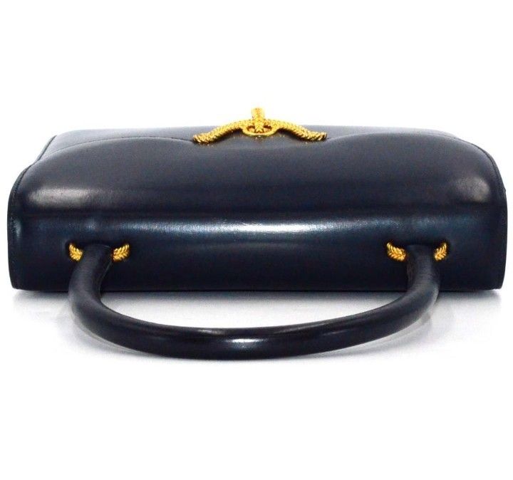 Hermes Vasco Vintage Handbag (Category: Luxury Bags & Wallets) located in Cavite. Submitted by ariachloe (Listing ID 1455281138, Image 3). Description: Size Height: 18.0cm Width 24.5cm Depth: 3.5cm Handle length: 38.0 cm Measurements taken with the garment laid flat. We do not accept requests for photos of the product being worn. condition It shows some signs of use, but there are no notice-able stains or damage, and I think it's in relatively go