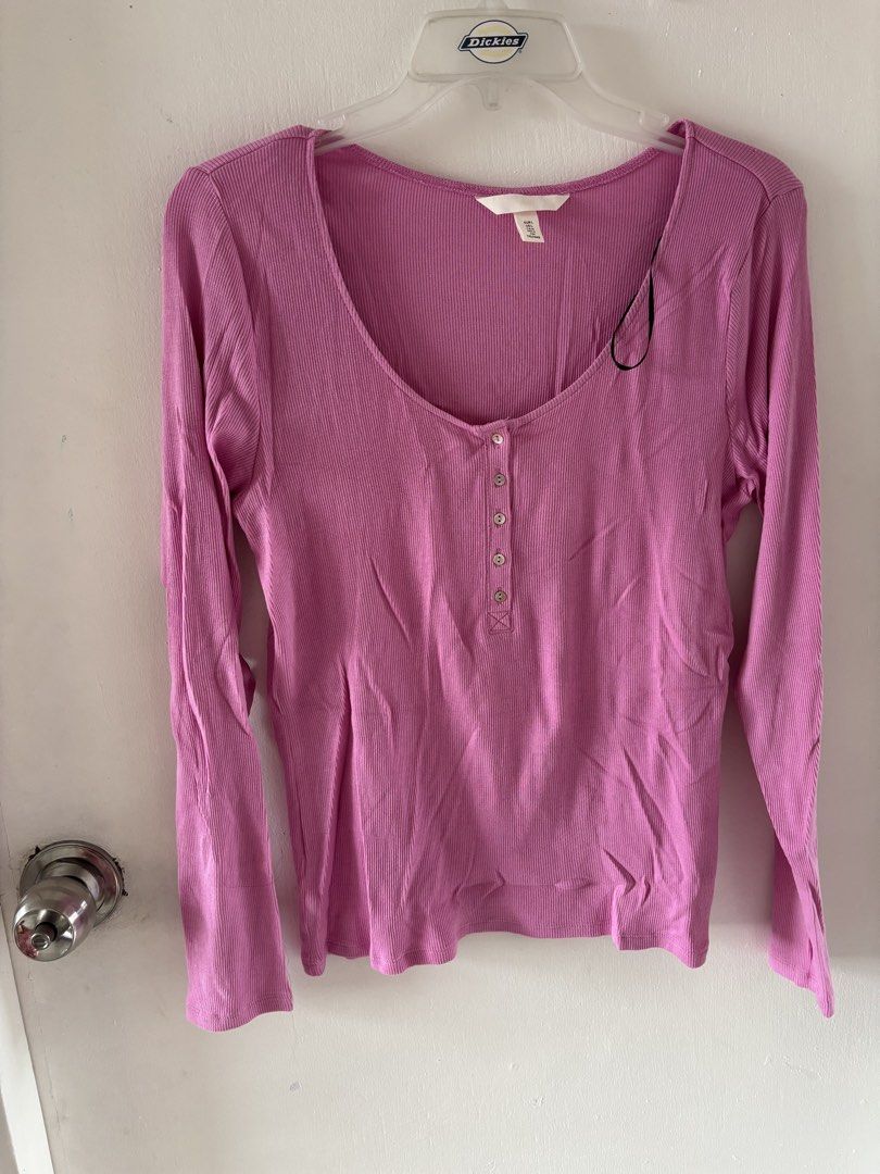 H&M basic (Category: Longsleeves) located in Manila. Submitted by plussize530 (Listing ID 1455297316, Image 2). Description: .
