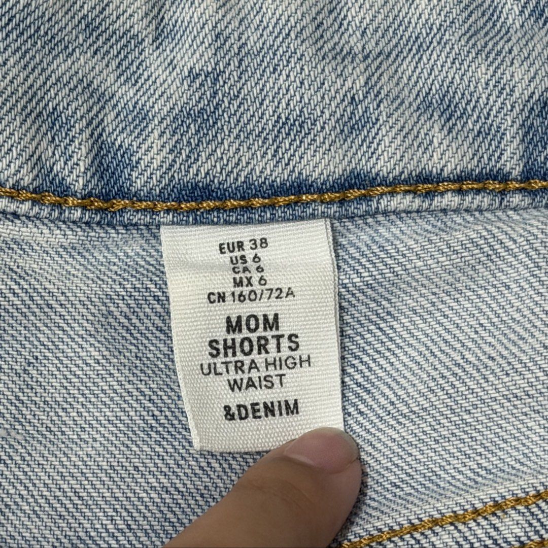 H&M Denim Mom Shorts (Category: Shorts) located in Kawit. Submitted by grazielaa (Listing ID 1455240436, Image 3). Description: RFS: decluttering.