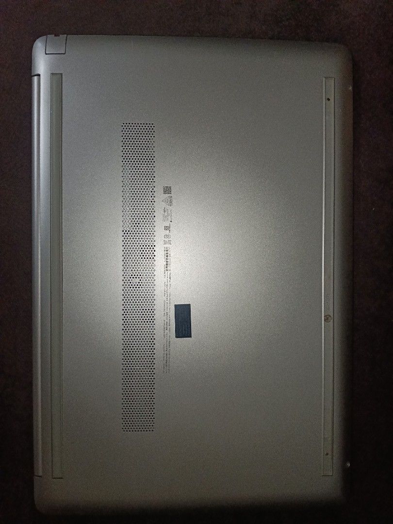 Hp 15s (Category: Laptops & Notebooks) located in Manila. Submitted by neraaaaa (Listing ID 1455269731, Image 2). Description: Speaker Unworking.