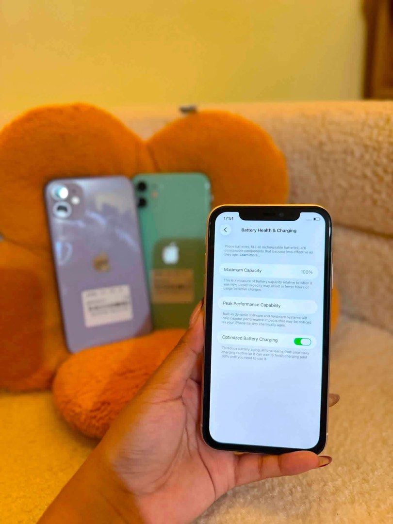 Iphone 11 (Category: iPhone 11 Series) located in Caloocan City. Submitted by JennMT (Listing ID 1455317957, Image 2). Description: With box & charger.