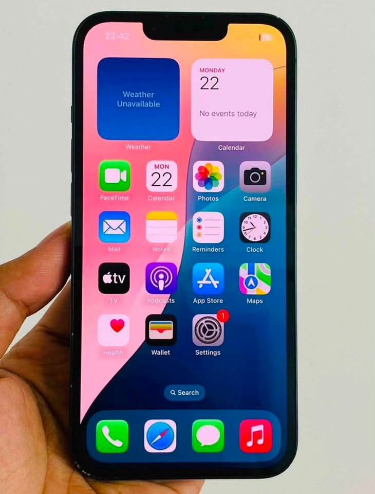 Iphone 13 (Category: iPhone 13 Series) located in Naic. Submitted by mconcrenio49636 (Listing ID 1455199759, Image 2). Description: WIFI USED & REPLACED BATTERY 100% BH FACE ID WORKING ALL WORKING MAKATI.
