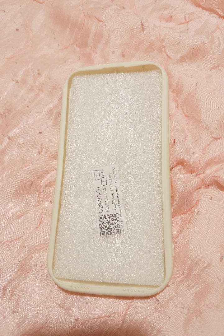 iPhone 14 Pro Max Case (Category: iPhone 14 Series) located in Manila. Submitted by ashleylazarte (Listing ID 1455207048, Image 2). Description: It’s free, but you’ll have to cover the shipping fee. ^^ Condition: Brand new - never used The case is in excellent condition and has never been used. Please review all photos carefully before purchasing. Feel free to message me if you have any questions or would like additional photos. .
