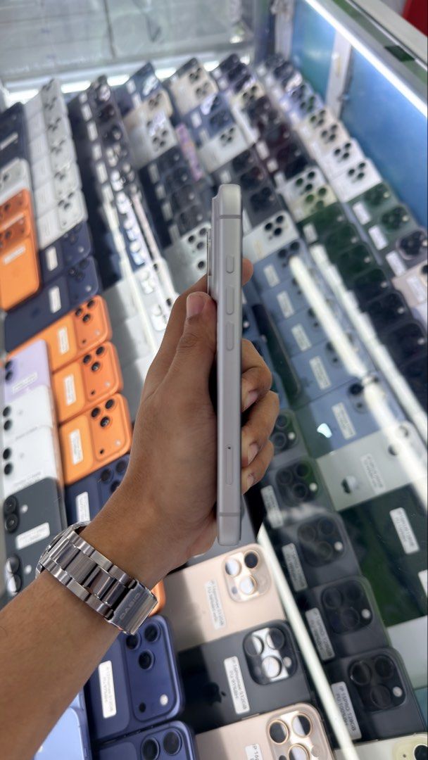 iPhone 17 Pro 1TB FU 100% BH 0cc with box (Category: iPhone 17 Series) located in Manila. Submitted by carimgadgets (Listing ID 1455278221, Image 3). Description: .